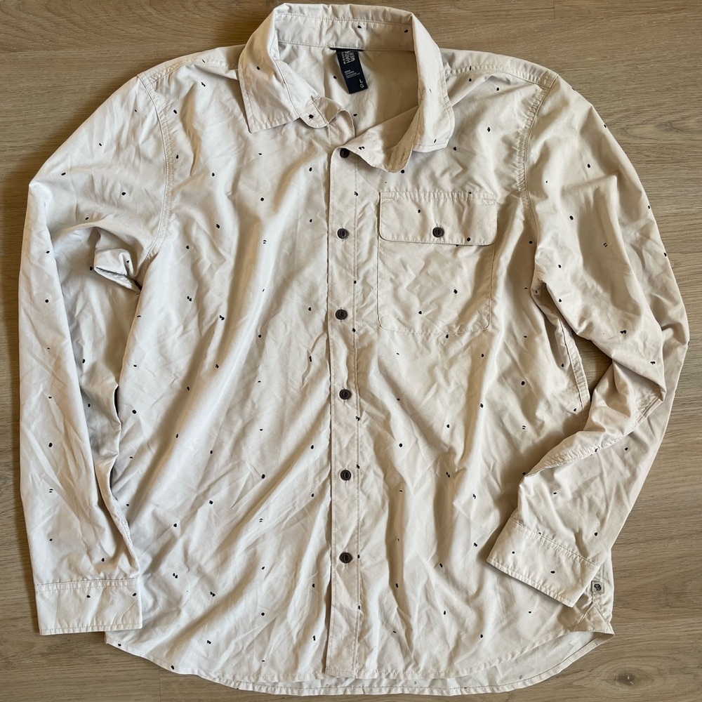 Mountain Hardwear Cream Shirt with Black Accents